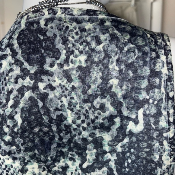 Silence + Noise Sequined Snake Print Sleeveless Tank/Tunic Top - Picture 5 of 11